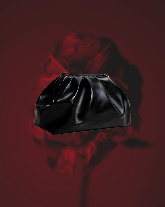 Hauntingly Beautiful:  🕷️🖤 The Most Exquisite Halloween Handbags for a Touch of Gothic Glamour 🖤 🕷️